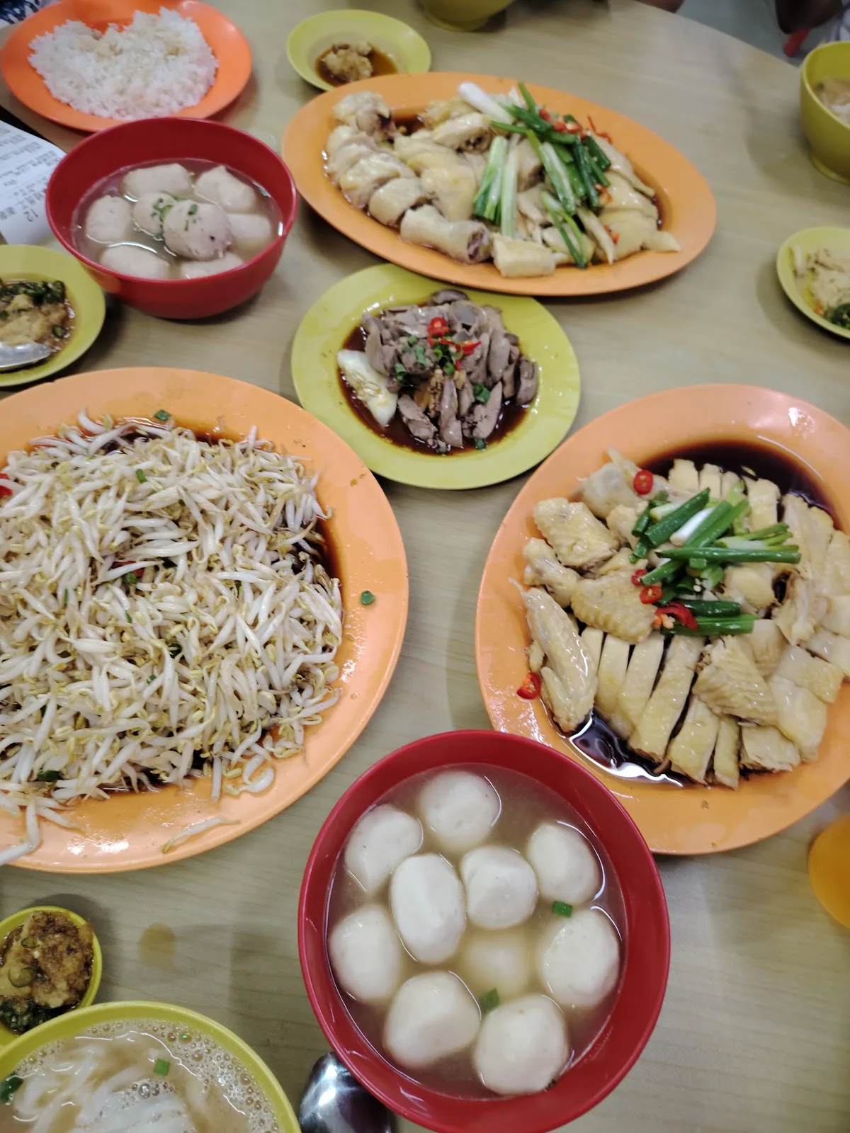 Buntong Bean Sprout Chicken Restaurant — signature dish