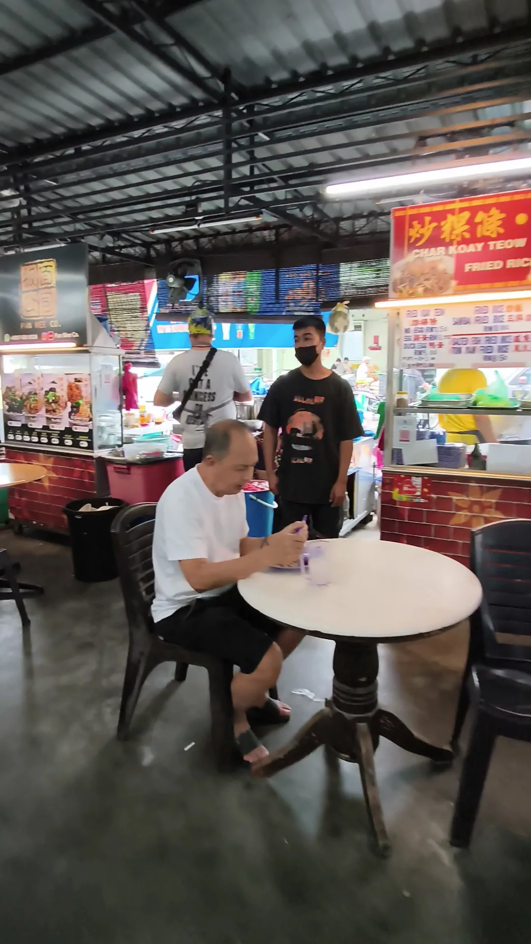 Burma Food Paradise — interior
