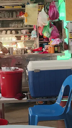 Famous Traditional Lam Mee — interior