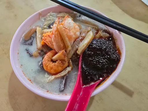 Chain Ferry Road Curry Mee — signature dish