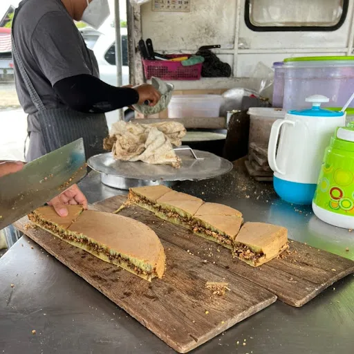 Chinese Apong Balik Ban Chien Kueh — dish