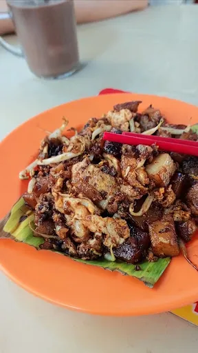 Chowrasta Market Hawker Centre Char Koay Kak — dish