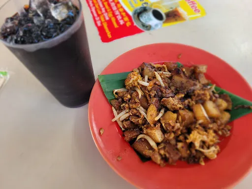 Chowrasta Market Hawker Centre Char Koay Kak — dish
