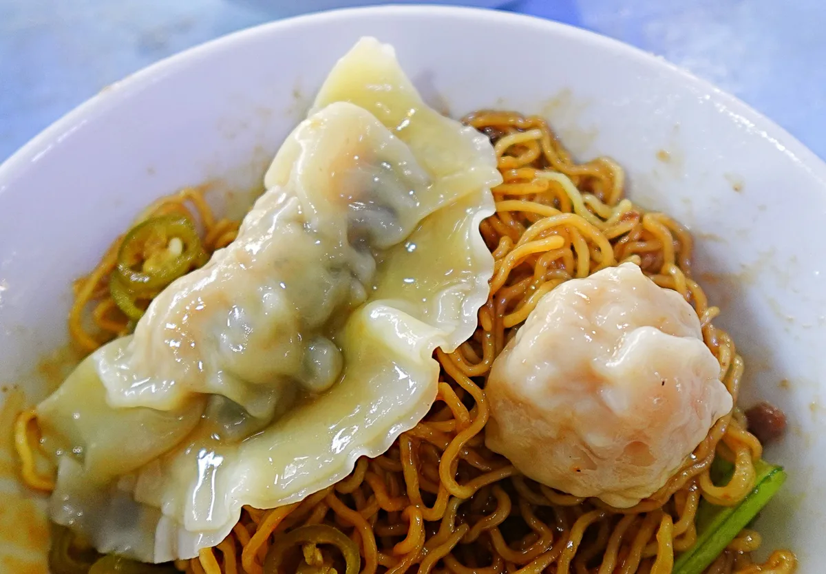 Wantan mee with dumpling and shrimp wonton