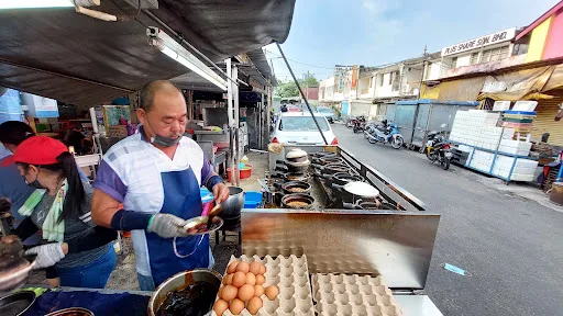 Claypot Chicken Rice @ Jelutong — signature dish