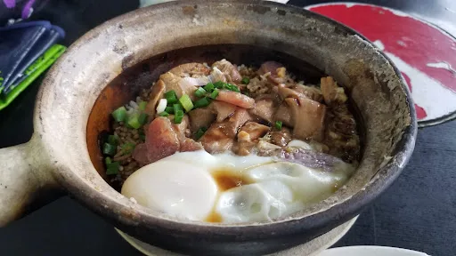 Claypot Chicken Rice @ viva — signature dish