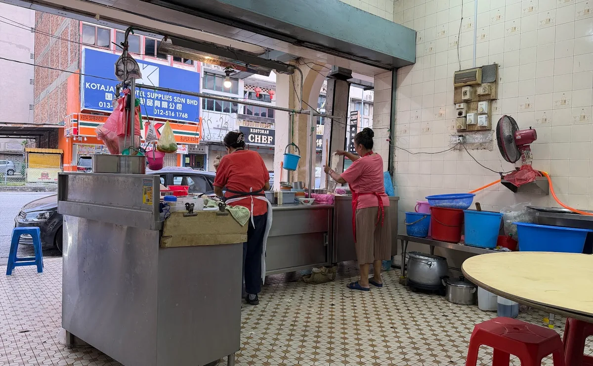 Cowan Street Ayam Tauge & Koitiau — interior