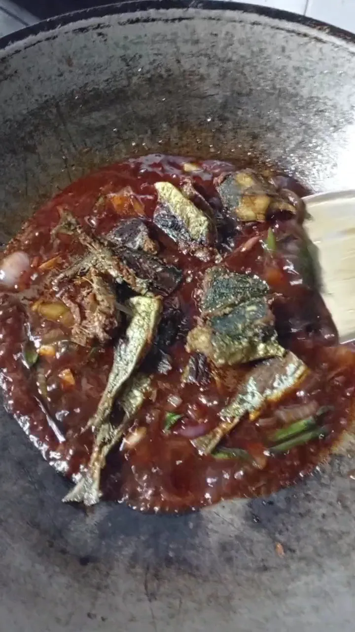 Gulai ikan (fish curry)
