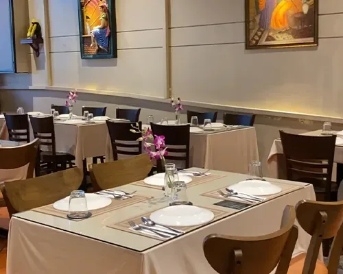 D'Sakra - Finest Indian Restaurant In The City — interior