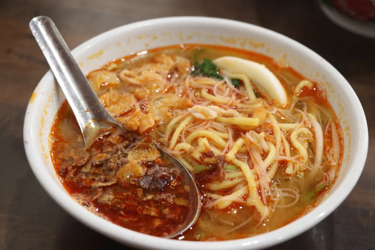 Dannok Cafe Prawn Mee — signature dish