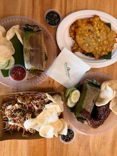Daun Bakar — dish
