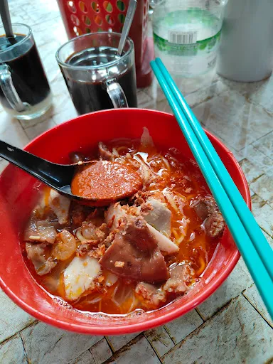 Ewe Hokkien Mee & Loh Mee — dish