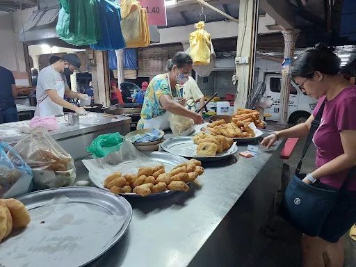 Famous Yew Char Kuih & Ham Chi Peng — interior