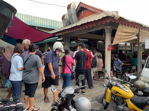 Famous Yew Char Kuih & Ham Chi Peng — exterior