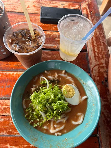 Fara Idlan Mini Café Balik Pulau Is Popular — dish