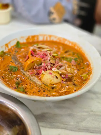 Farlim Shell Station Laksa Cafe — signature dish