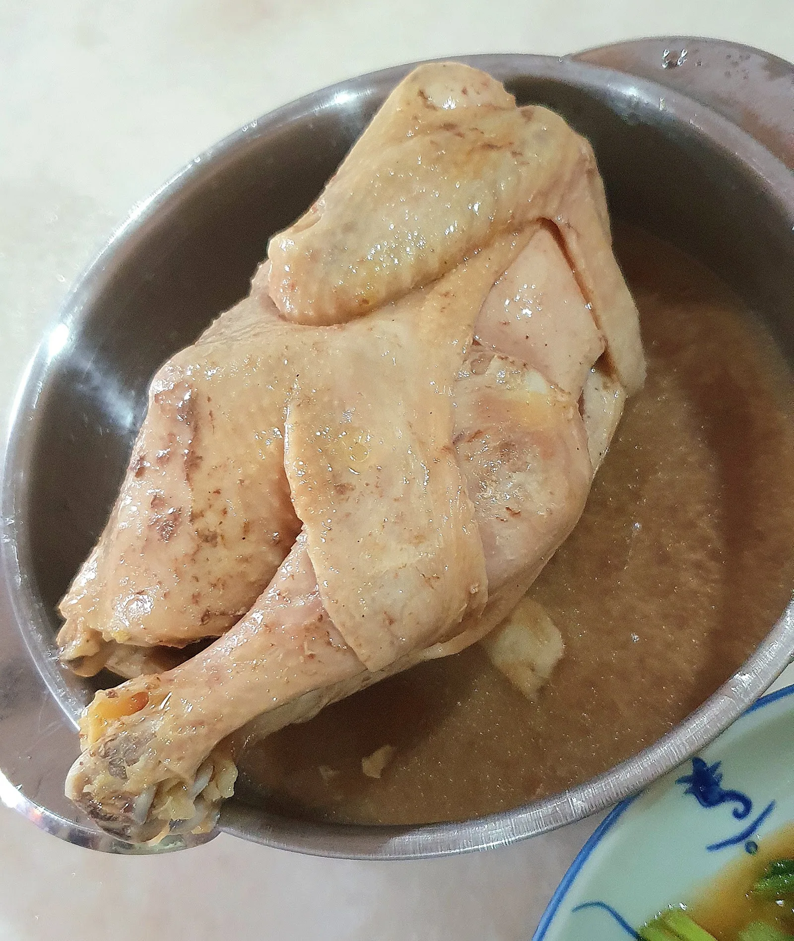 Kedai Makanan & Minuman Sin Tat Seng • 达成茶餐室 • Feng Weng Salted Chicken — dish