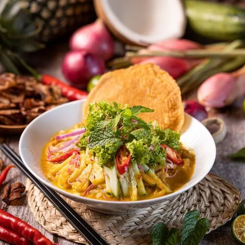 Koay teow th'ng with wonton
