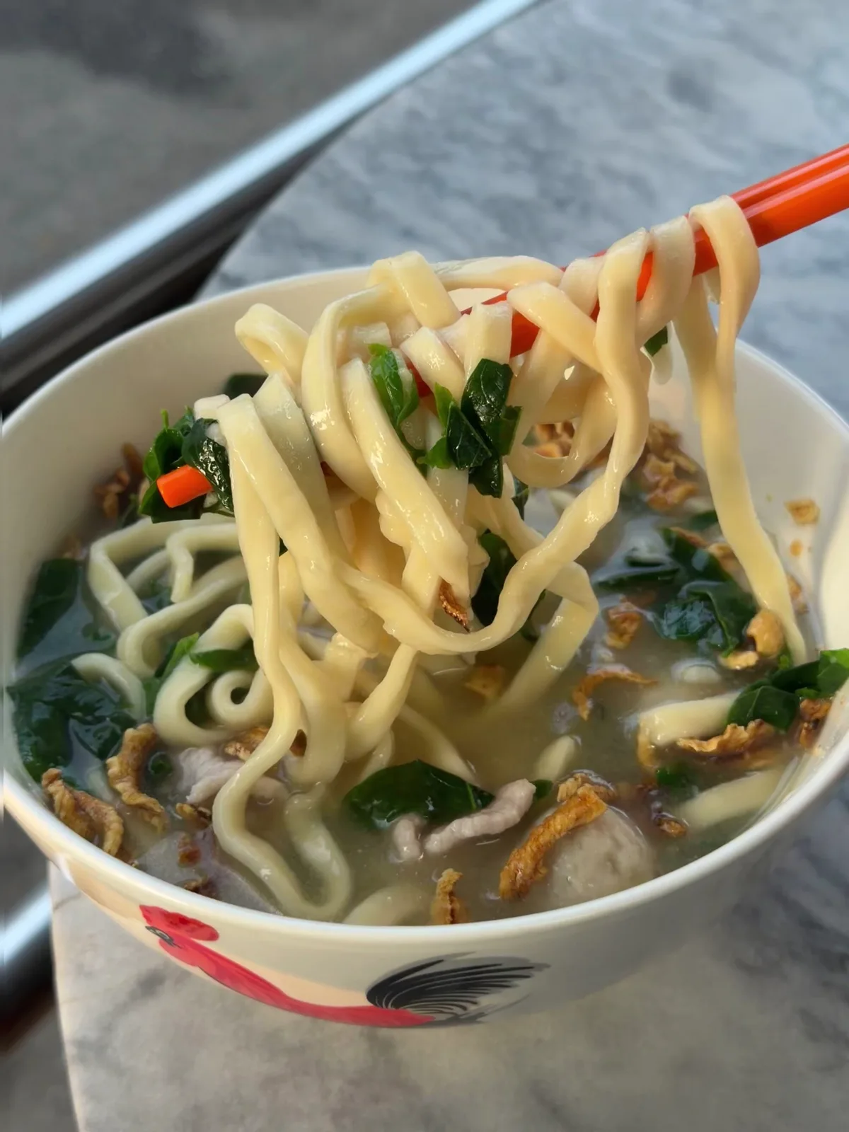 Pan mee noodle lift