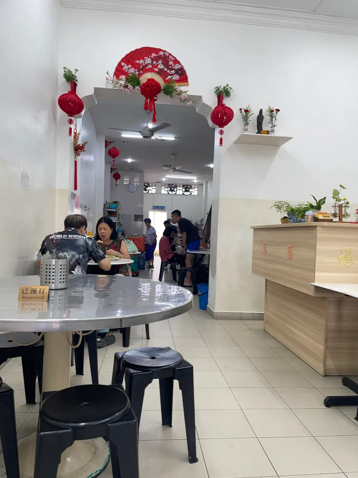 Foong's Hainan Chicken Rice 鋒记海南鸡饭 — interior