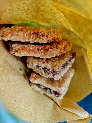 Free School Road Goreng Pisang — dish
