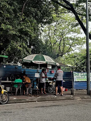 Free School Road Goreng Pisang — exterior