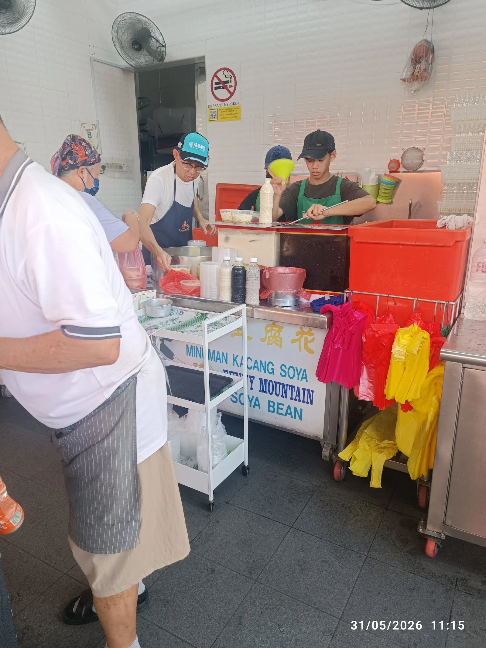 Funny Mountain Soya Beancurd — interior