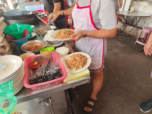 Gama Char Koay Teow — people