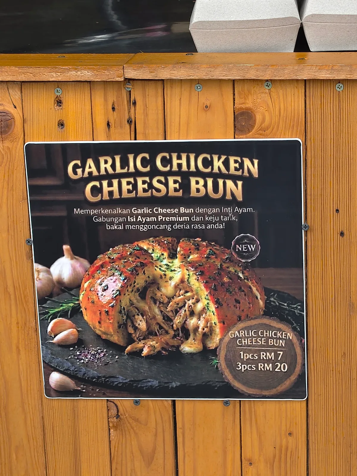 Menu board for the garlic chicken cheese bun