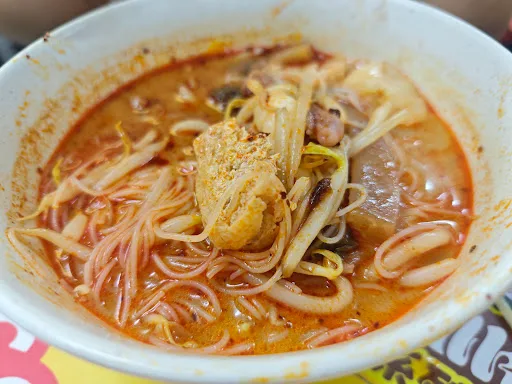 Fatty Dragon Curry Mee @ First Genting Cafe — signature dish