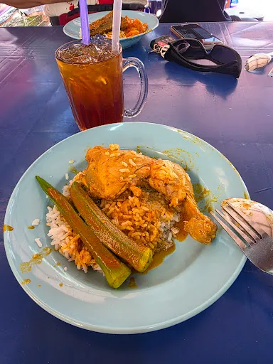 Gerai Makanan Dan Minuman MAJ — dish