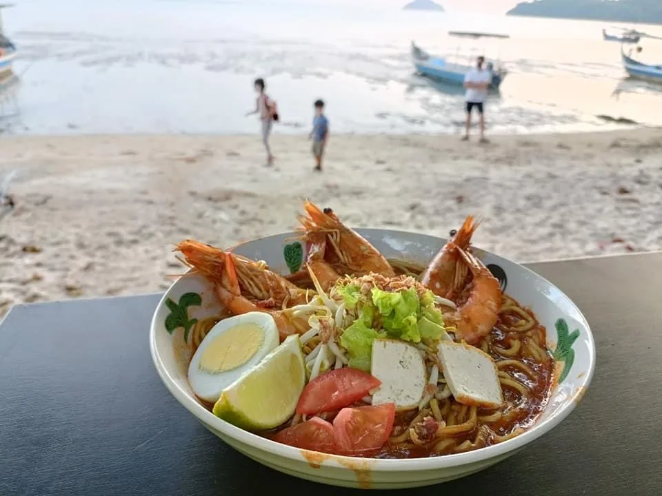 Mee udang by the beach