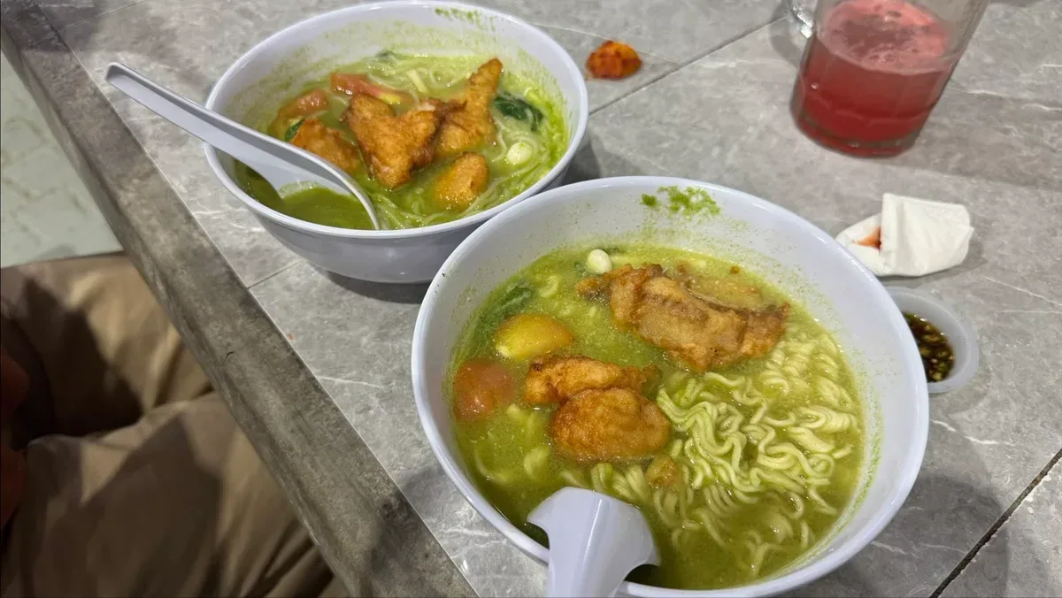 Ghee Lian Green Tomyam — signature dish