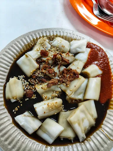 Goh Chew Kopitiam Fish Head Bee Hoon — dish