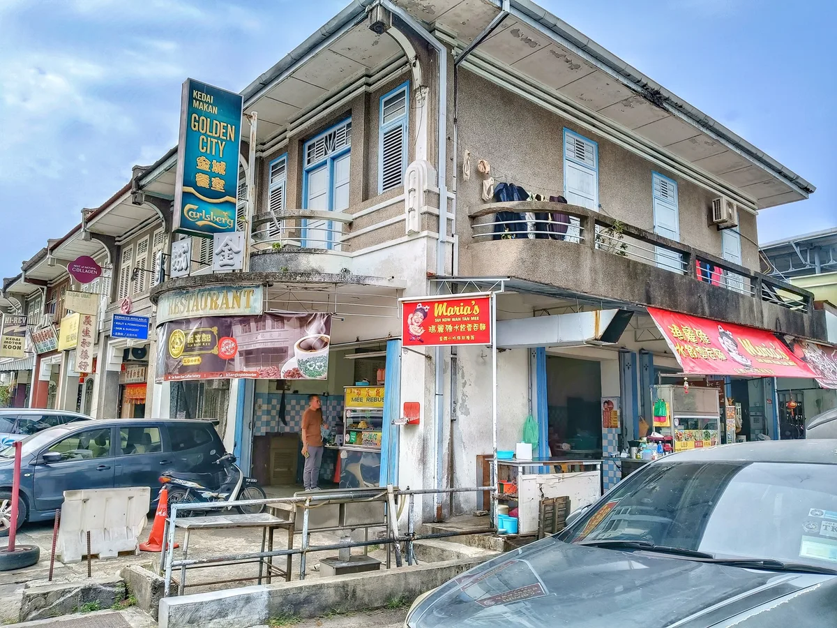 Golden City Kopitiam shopfront on Jalan Burma
