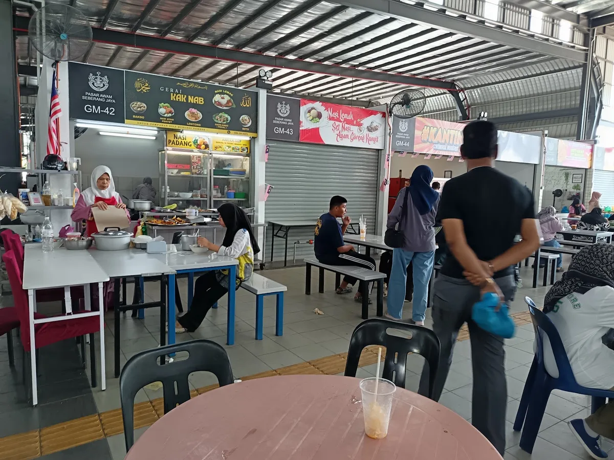 Good Lala Noodles (Pasar Awam Seberang Jaya) — interior