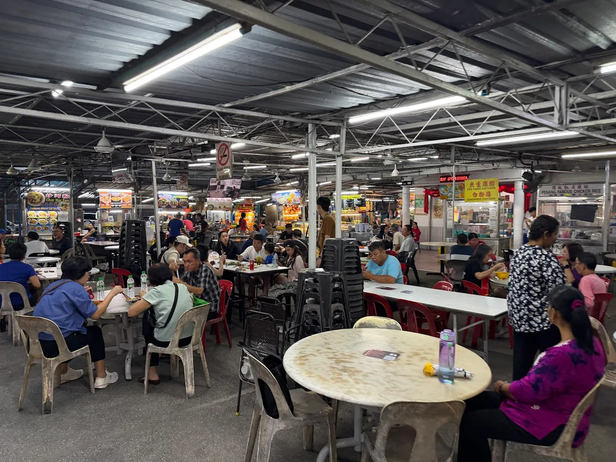 Goodall Cafe Laksa — interior