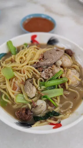 Gou Lou Hong Kee Chao Sar Hor Fun & Noodles — signature dish