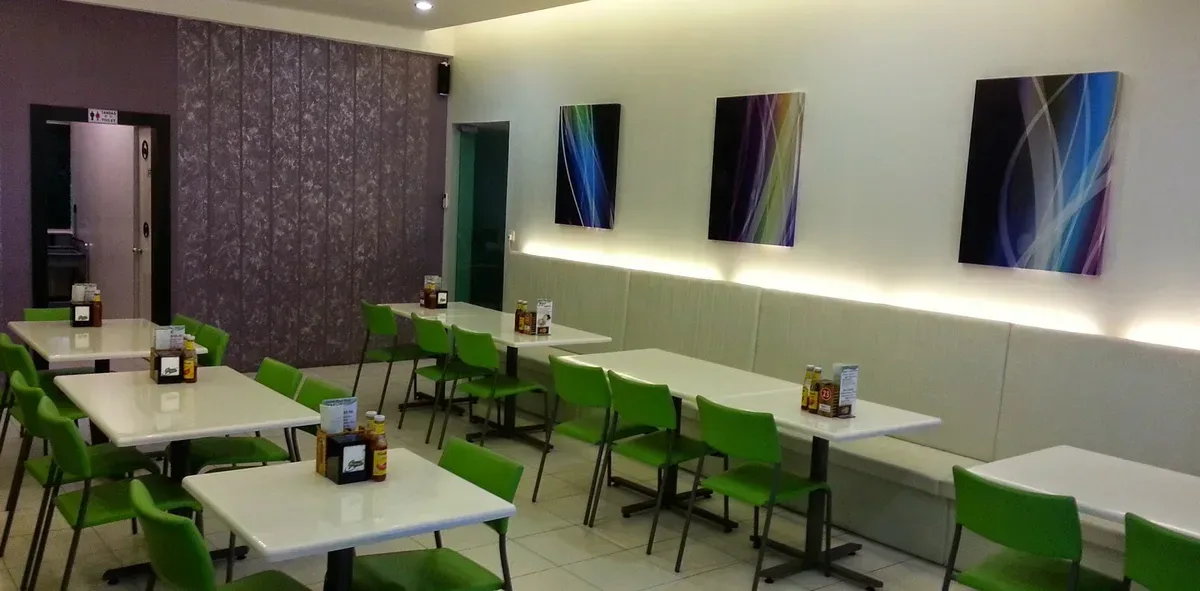 Green Island Western Food ( Halal ) — interior