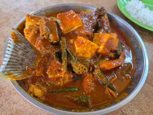 Famous Fish Head Curry @ Guang Long Coffee Shop — signature dish