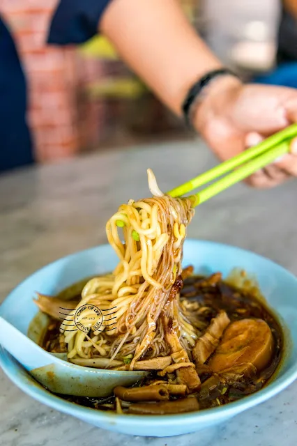 Bowl of loh mee