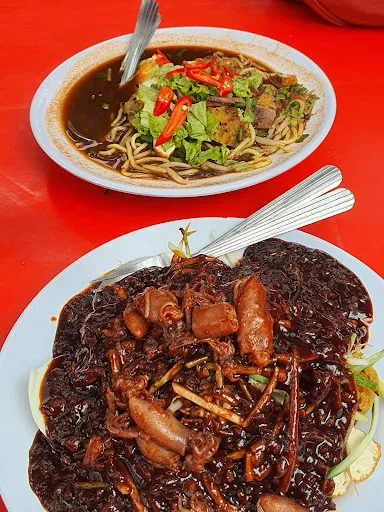 Haji Mohamad Mee Kuah Ketam Tokun — dish