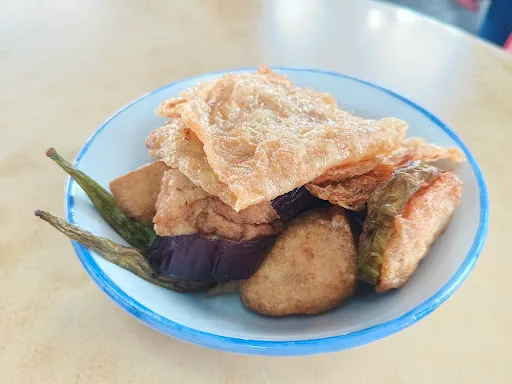 客家面特制酿豆腐 Hakka Mee — signature dish