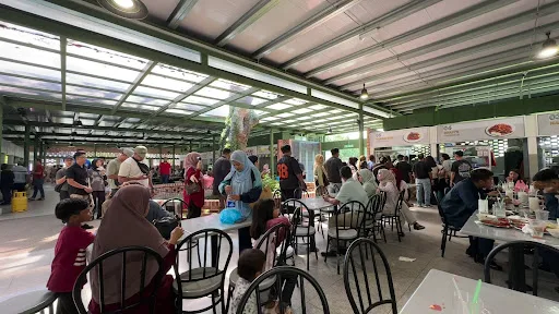 Hameed Pata Mee Sotong — interior