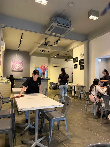 Harvest In Café — interior