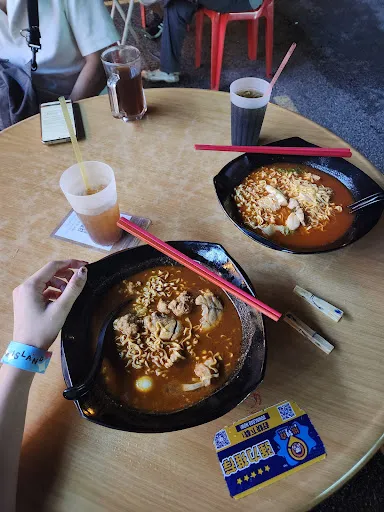 Heng Heng Tom Yam Mee — dish