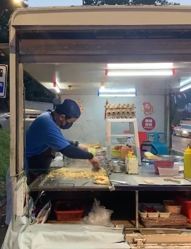 Hillside Uncle's Burger — dish