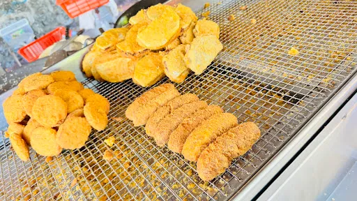 Hin Pin Tanjung Bungah Pisang Goreng — dish