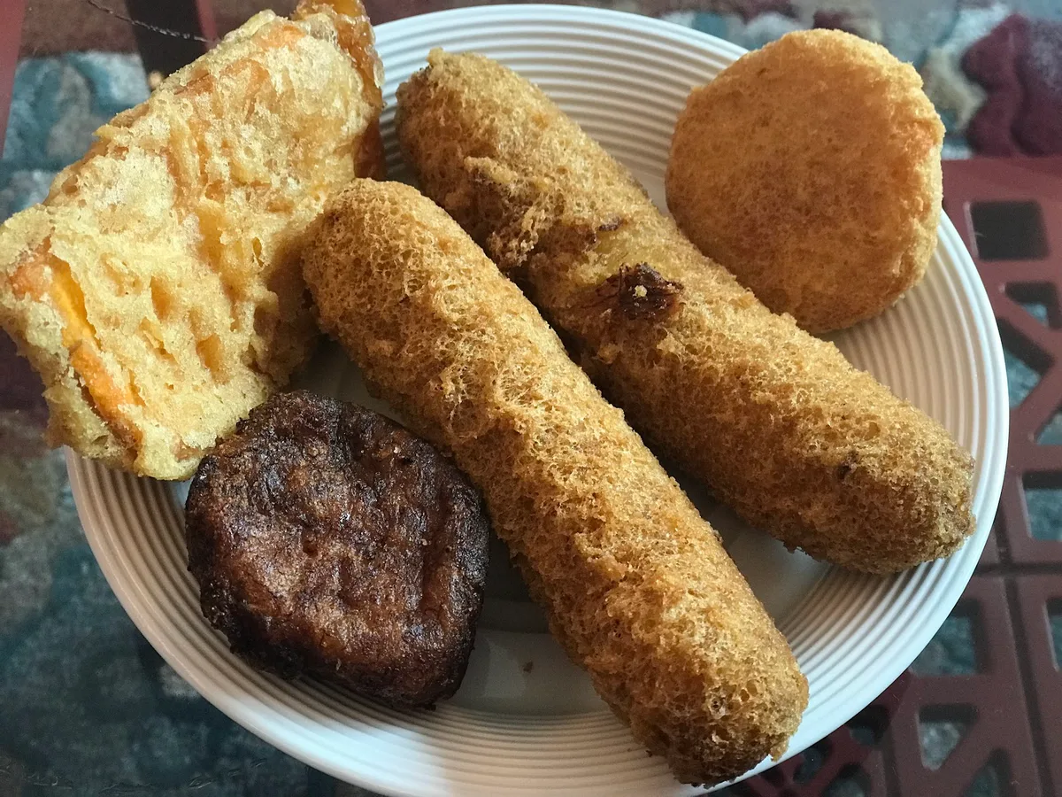Pisang goreng and fritters plate