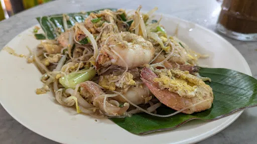 Hock Poh Lye Cafe Char Koay Teow — dish